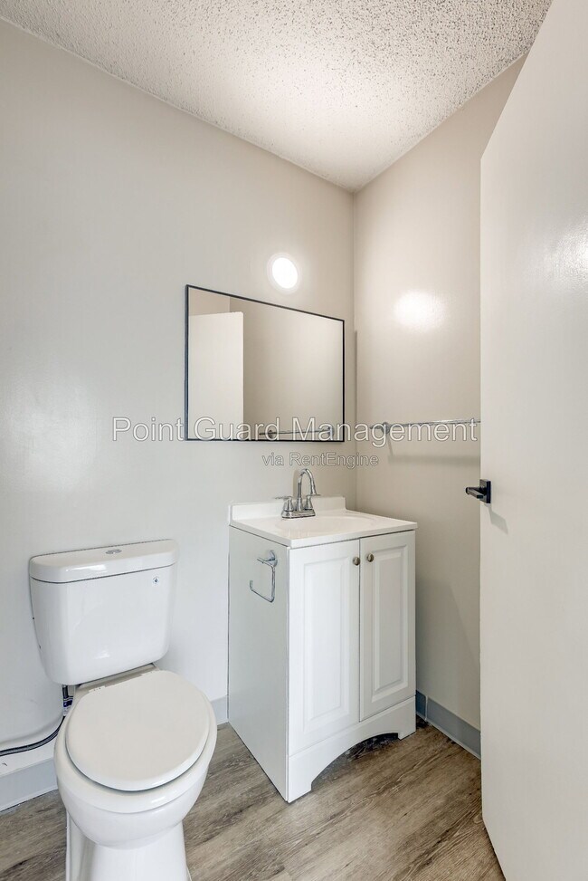 Building Photo - 7460 Graceland Dr