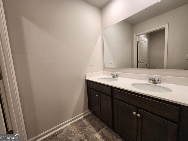 Building Photo - 4825 Layton Dr