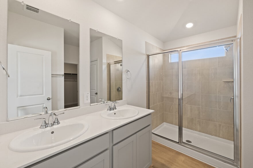 Building Photo - 5000 Stockton Ln