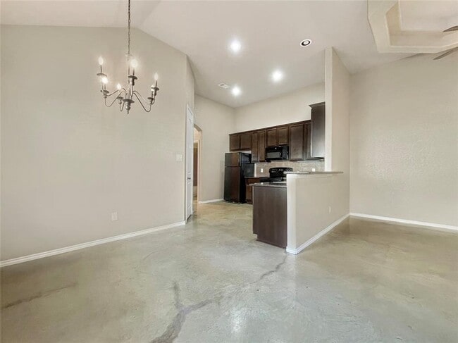 Building Photo - 256 Rosalie Dr