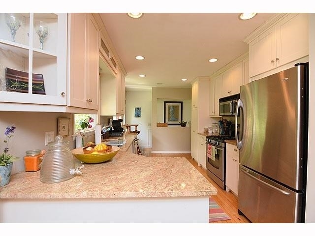 Building Photo - 1418 E Skyline Dr