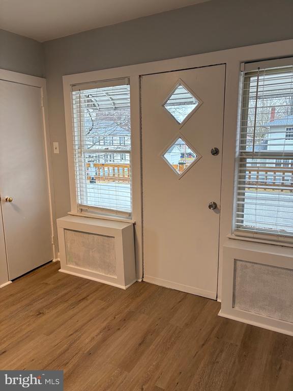 Building Photo - 1224 Newton Ave