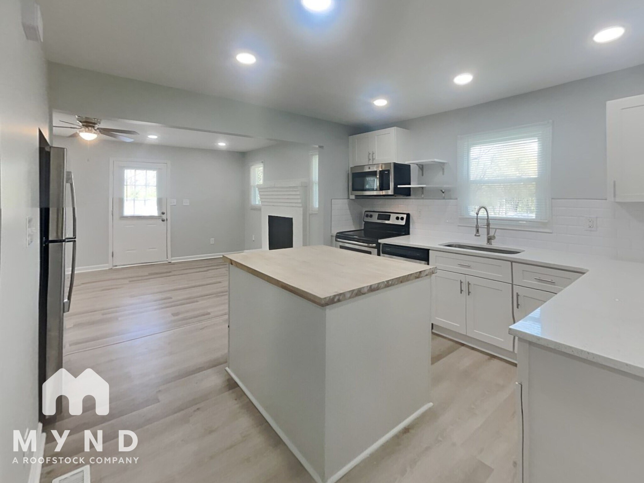 Building Photo - 900 Chalmers St