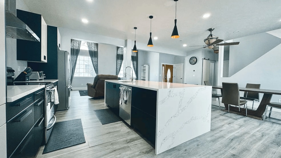 Building Photo - 14380 Henry Day Rd