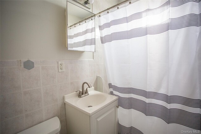 Building Photo - 359 E Chester St