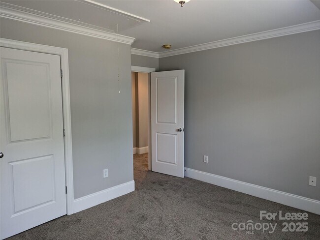 Building Photo - 103 Hickory Hill Rd