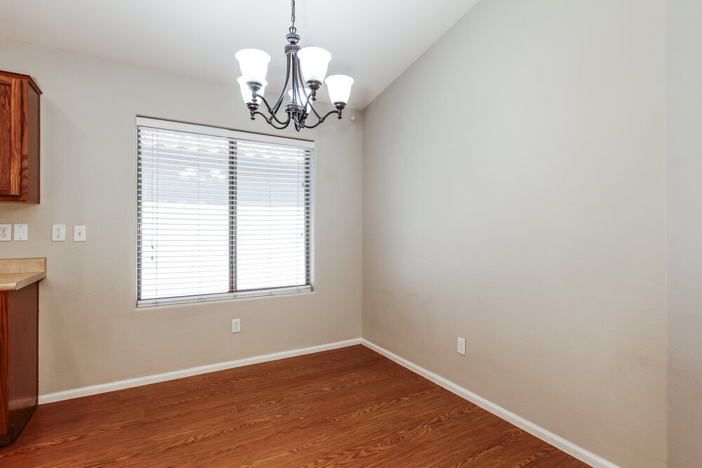 Building Photo - 410 E Daniella Dr