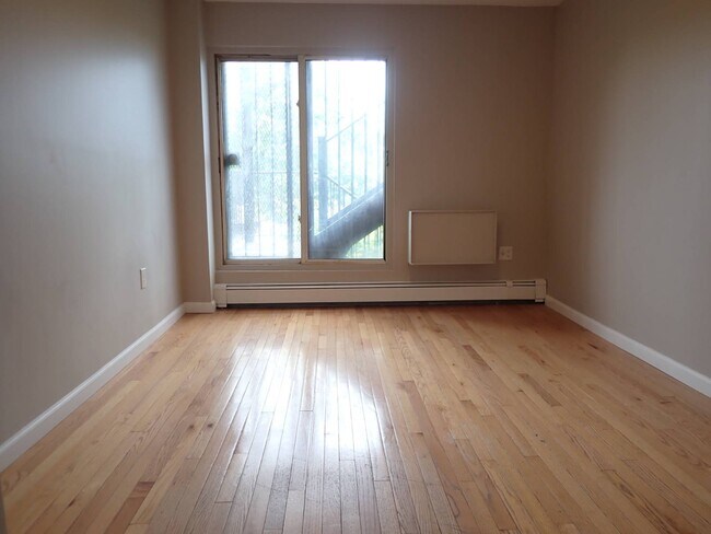 Building Photo - 1174 Sherman Ave