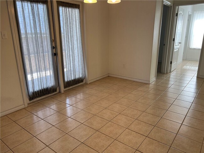 Building Photo - 15525 Palmira Ave