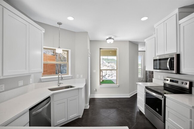 Building Photo - 10624 Lake Park Dr