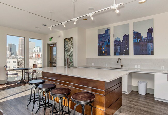 Building Photo - Boutique Apartments