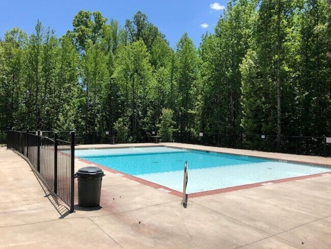 Building Photo - Oxford Mississippi 3BR, 3.5 BA condo in Creekside.