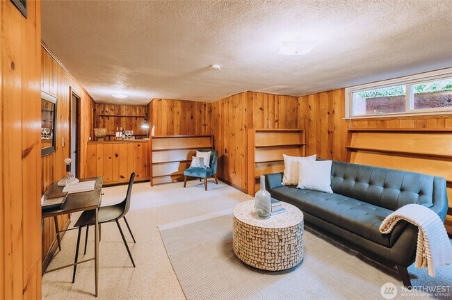 Building Photo - Charming 1940s Classic Brick Home