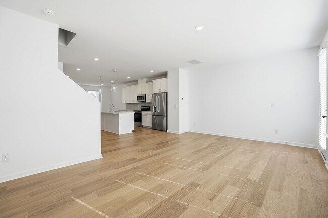 Building Photo - Brand-New Townhome in the University area at Senata at Research Park!
