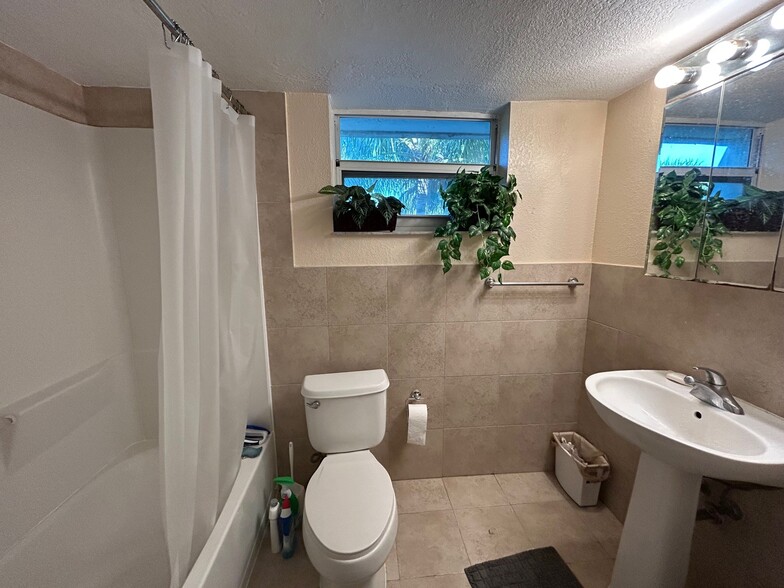 Building Photo - 8950 SW 69th Ct