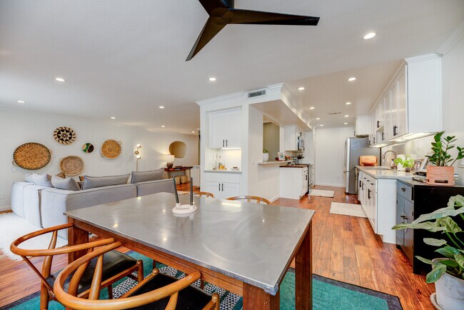 Building Photo - 8828 Pershing Dr