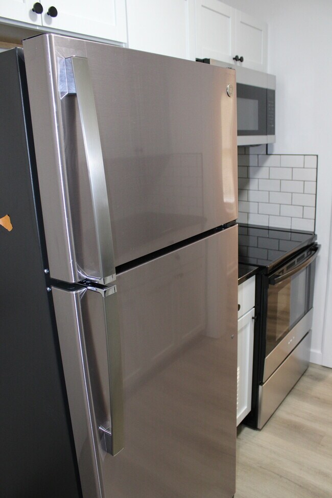 Building Photo - 2bed 1bath in Midtown