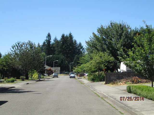 Building Photo - One Level Ranch - Off Padden and near Ward...