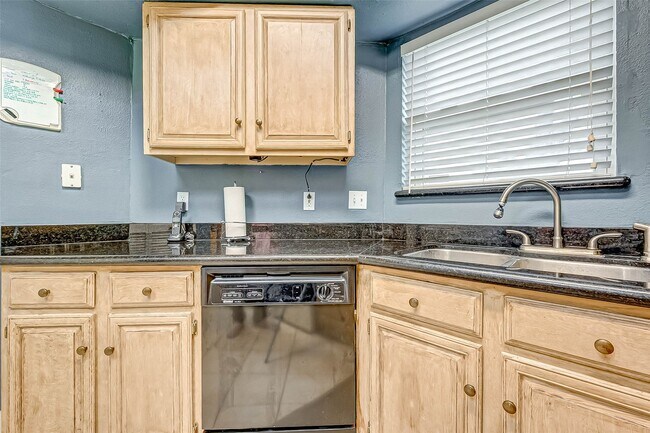 Building Photo - 5976 Woodway Place Ct