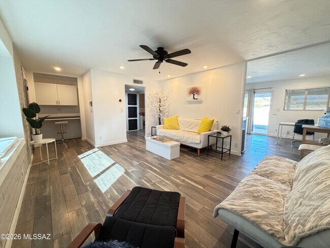 Building Photo - 8271 E Kenyon Dr