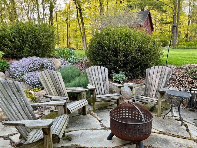 Building Photo - 19 Mill Ln