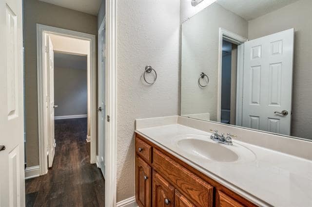 Building Photo - 8779 Oak Stream