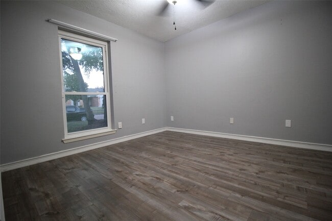 Building Photo - 20074 Crazy Horse Cir