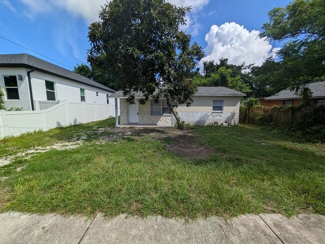 Building Photo - 3606 E Comanche Ave