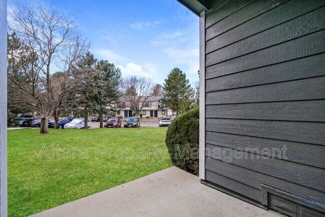 Building Photo - 407 S Memphis Way