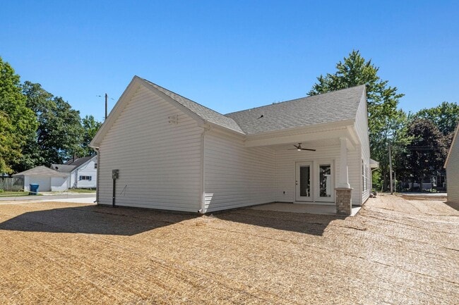 Building Photo - Newly Built 3 Bedroom House w Garage