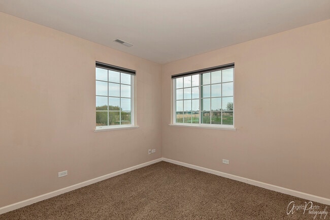 Building Photo - 9870 Williams Dr
