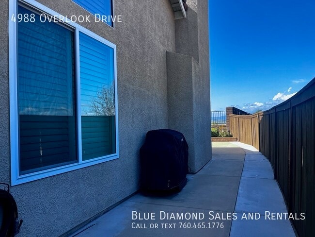 Building Photo - 4988 Overlook Dr