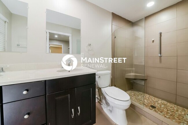 Building Photo - 3 Bedroom Pet-Friendly Home in SARASOTA, FL with Main Street Renewal