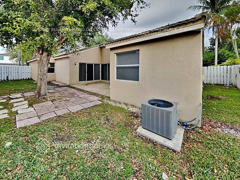 Building Photo - 15624 SW 96th Terrace