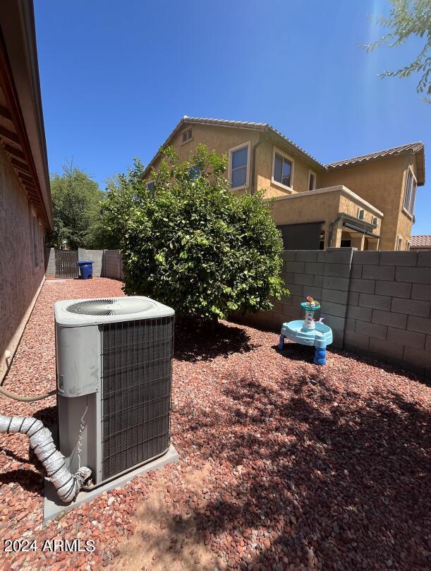 Building Photo - 4135 E Bellerive Dr