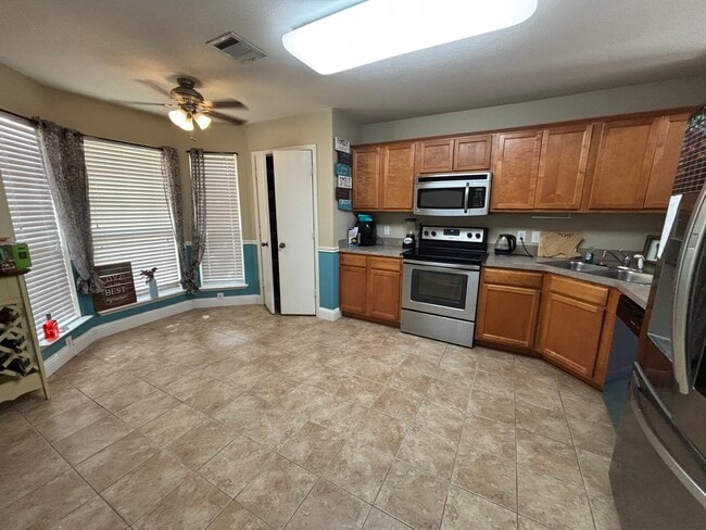 Building Photo - 108 Windsor