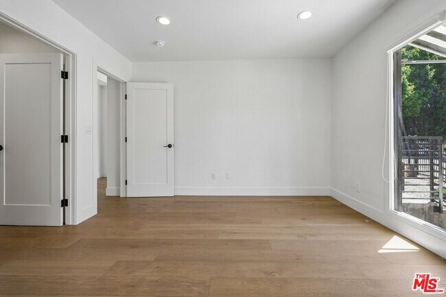 Building Photo - 6521 Homewood Ave