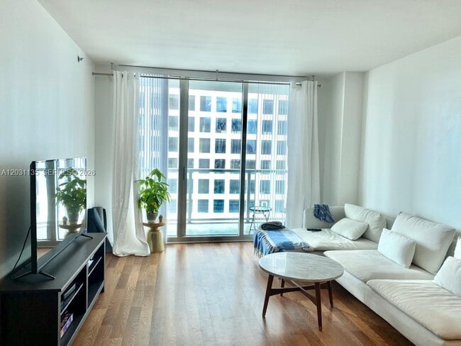 Building Photo - 500 Brickell Ave