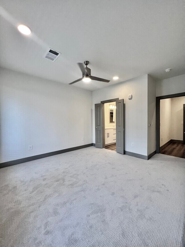 Building Photo - 4020 McEwen Rd