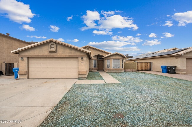 Building Photo - 9018 W Cambridge Ave