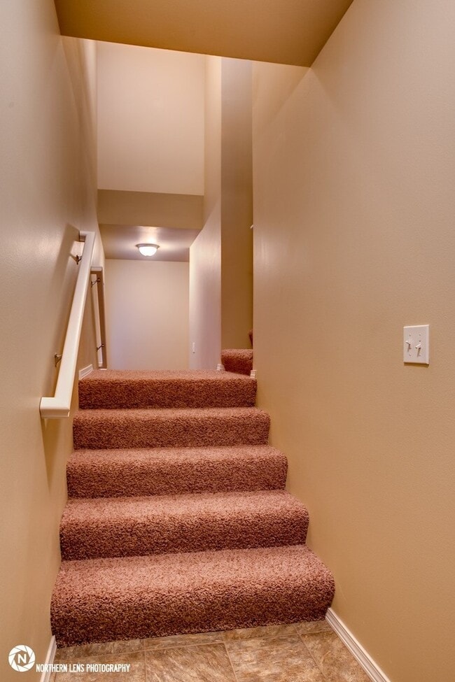 Building Photo - 3 Bedroom East Anchorage Townhouse!