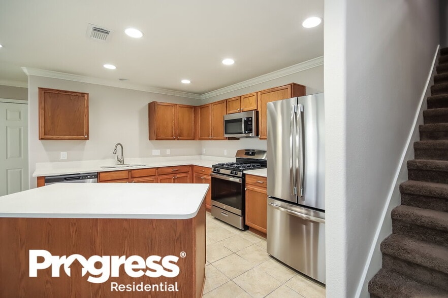 Building Photo - 2018 Greensford Ct