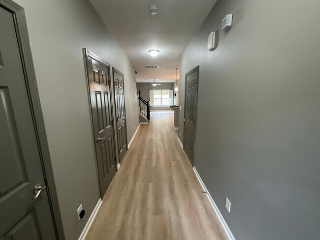 Building Photo - Immaculate 3 bedroom/2.5 bathroom in Tanner Woods!