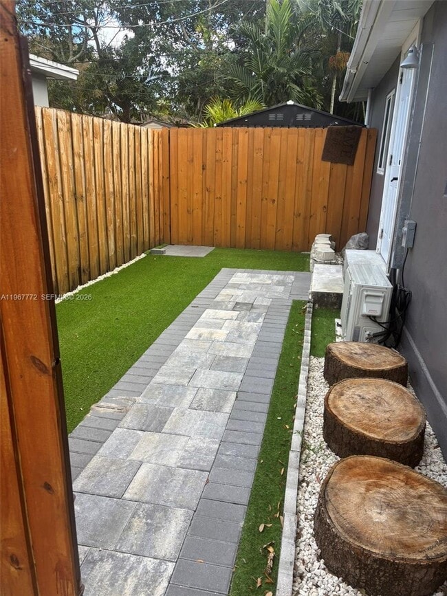 Building Photo - 80 NE 133rd St