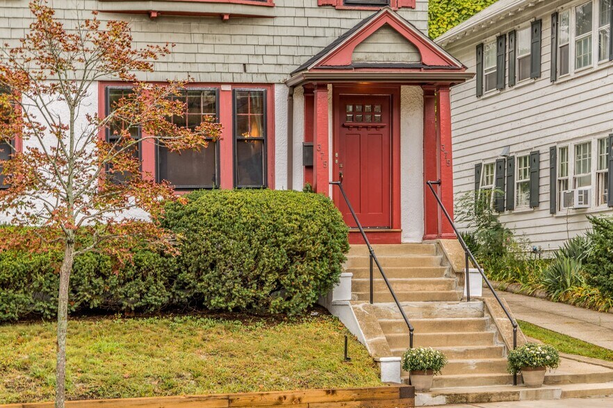 Building Photo - 375 Mount Auburn St