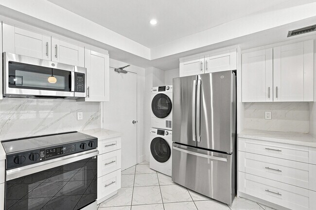 Building Photo - 3550 Galt Ocean Dr