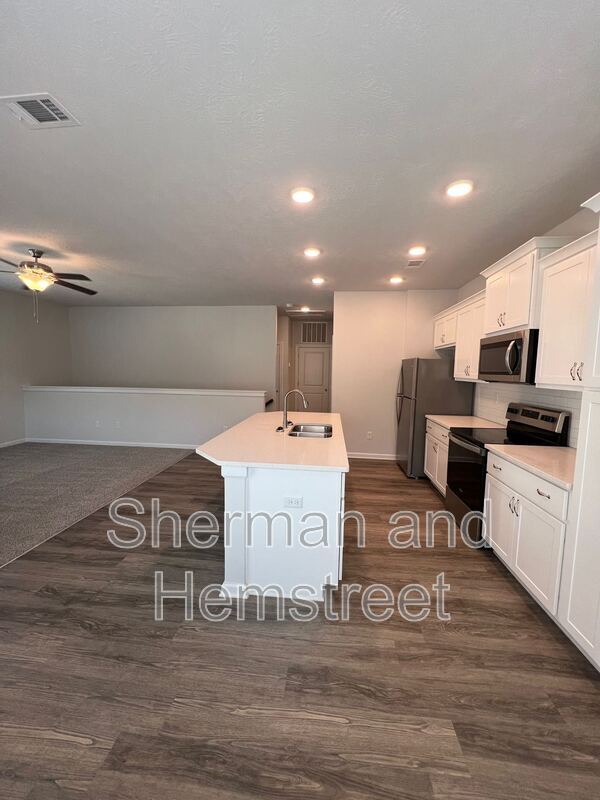 Building Photo - 5055 Mimosa Dr