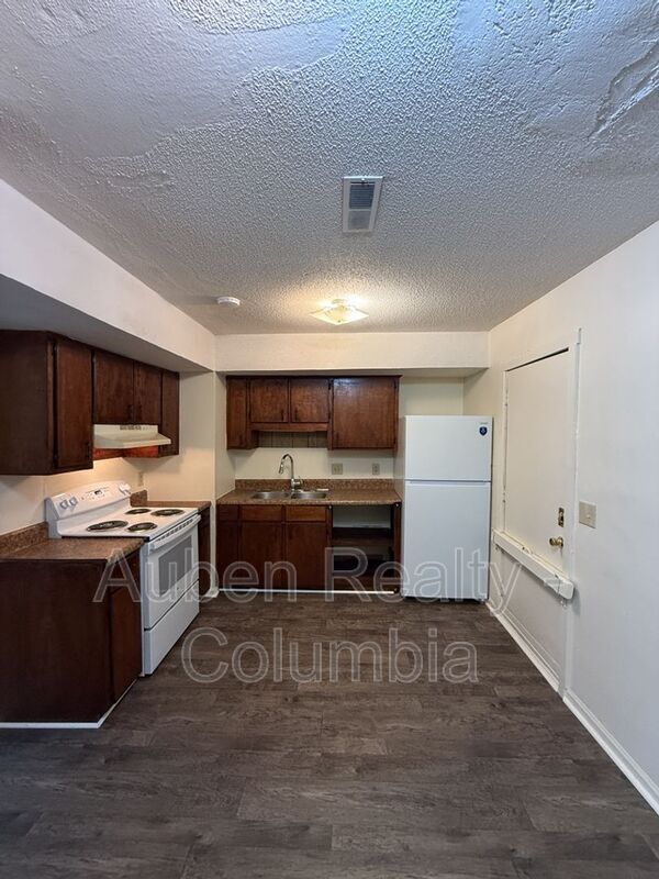 Building Photo - 3606 Medical Dr