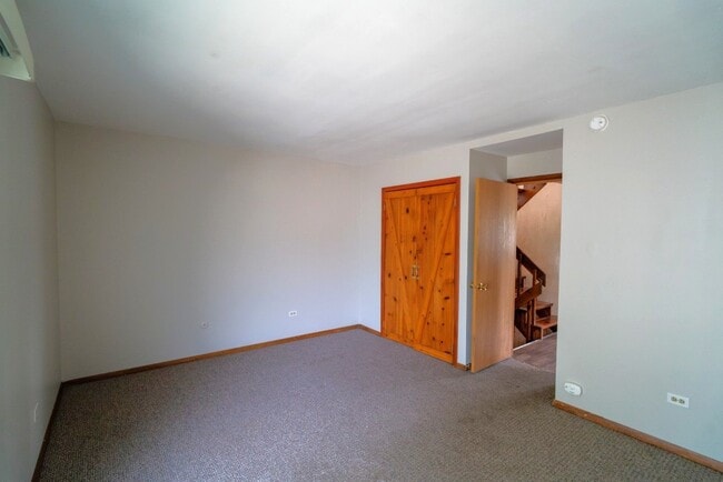 Building Photo - 89 Maude Ave
