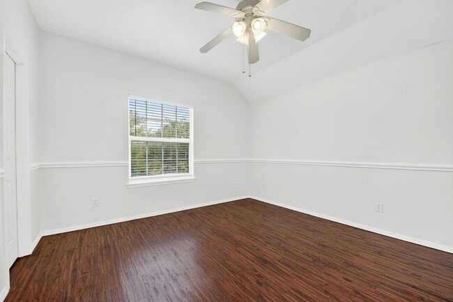 Building Photo - 1006 Hidden Creek Dr